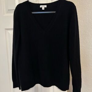 Women's Black Cashmere V-Neck Sweater